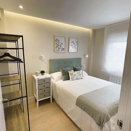 Calida Estancia Descubre La Ciudad Bilbao Bagian luar foto