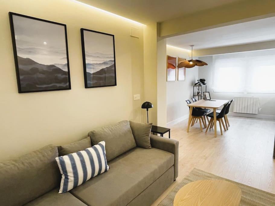 Calida Estancia Descubre La Ciudad Bilbao Bagian luar foto
