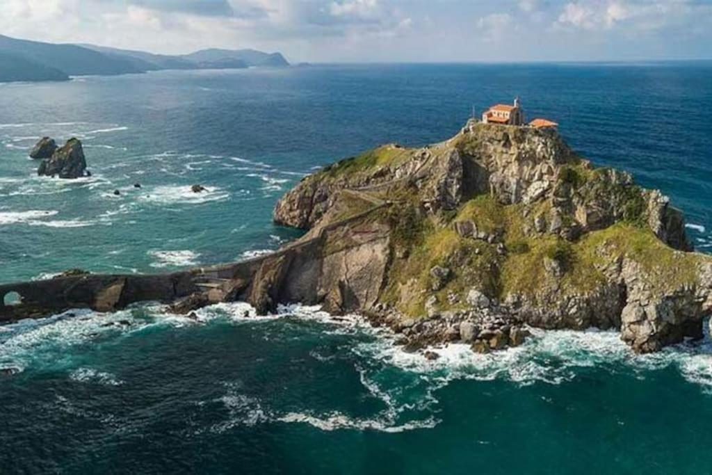 Calida Estancia Descubre La Ciudad Bilbao Bagian luar foto