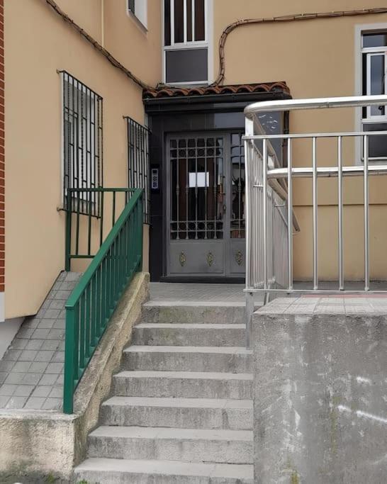 Calida Estancia Descubre La Ciudad Bilbao Bagian luar foto