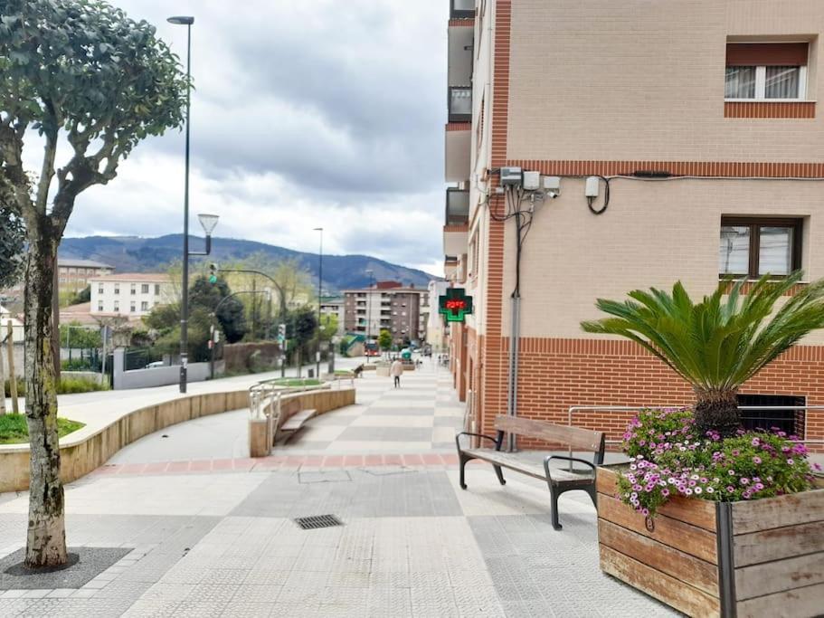 Calida Estancia Descubre La Ciudad Bilbao Bagian luar foto