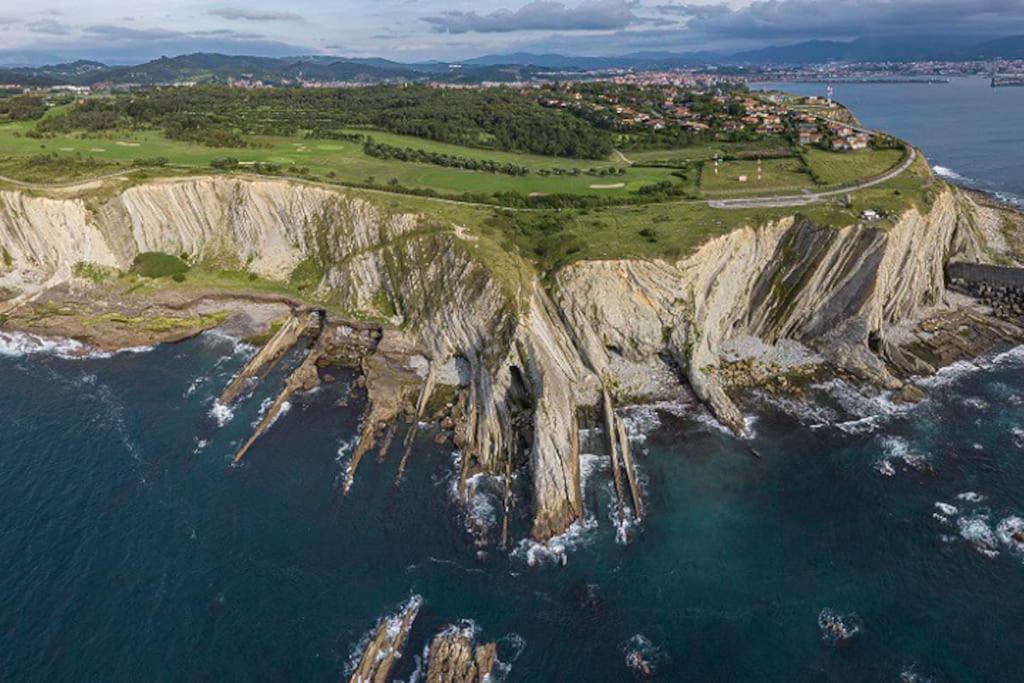 Calida Estancia Descubre La Ciudad Bilbao Bagian luar foto