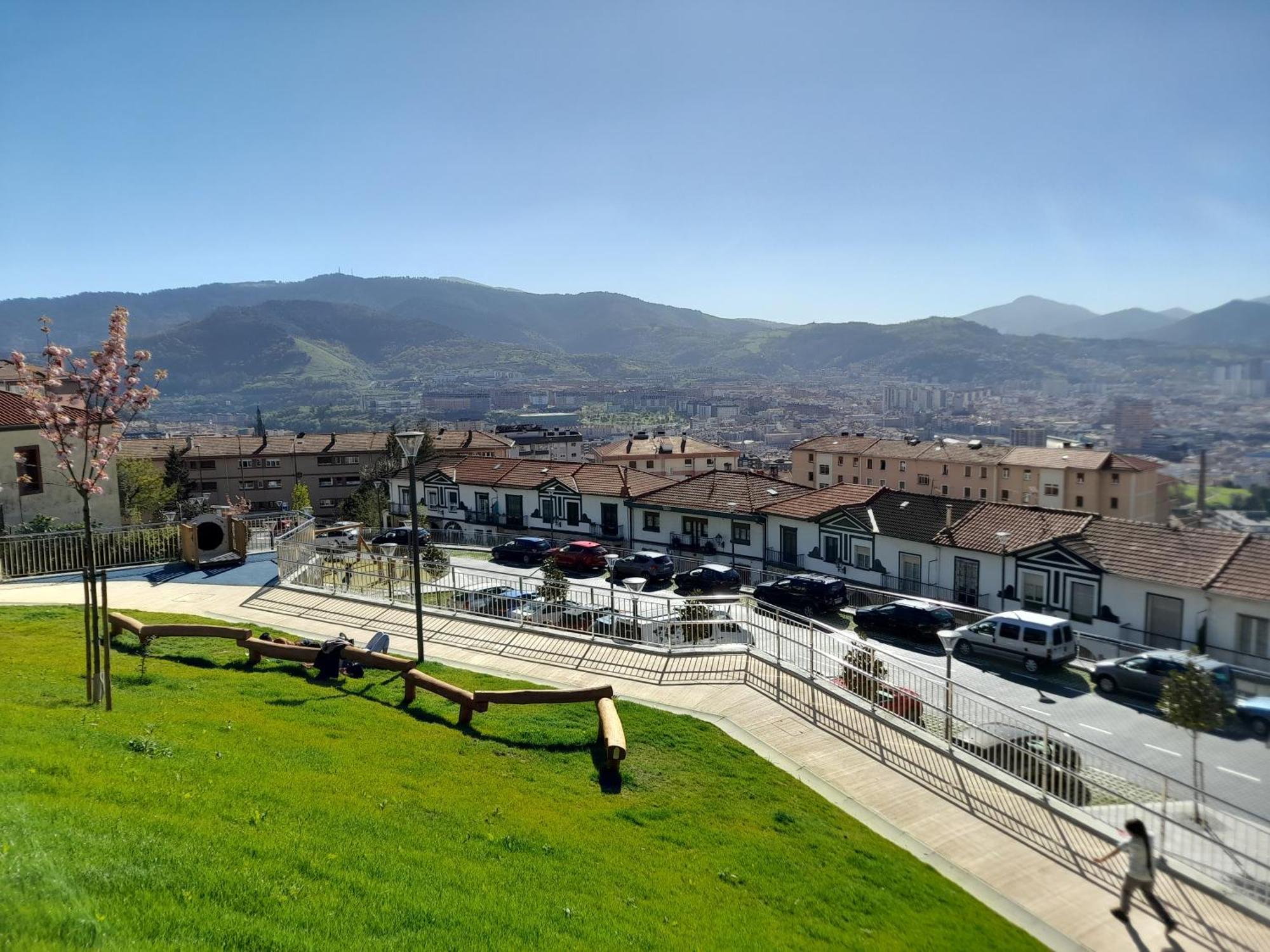 Calida Estancia Descubre La Ciudad Bilbao Bagian luar foto